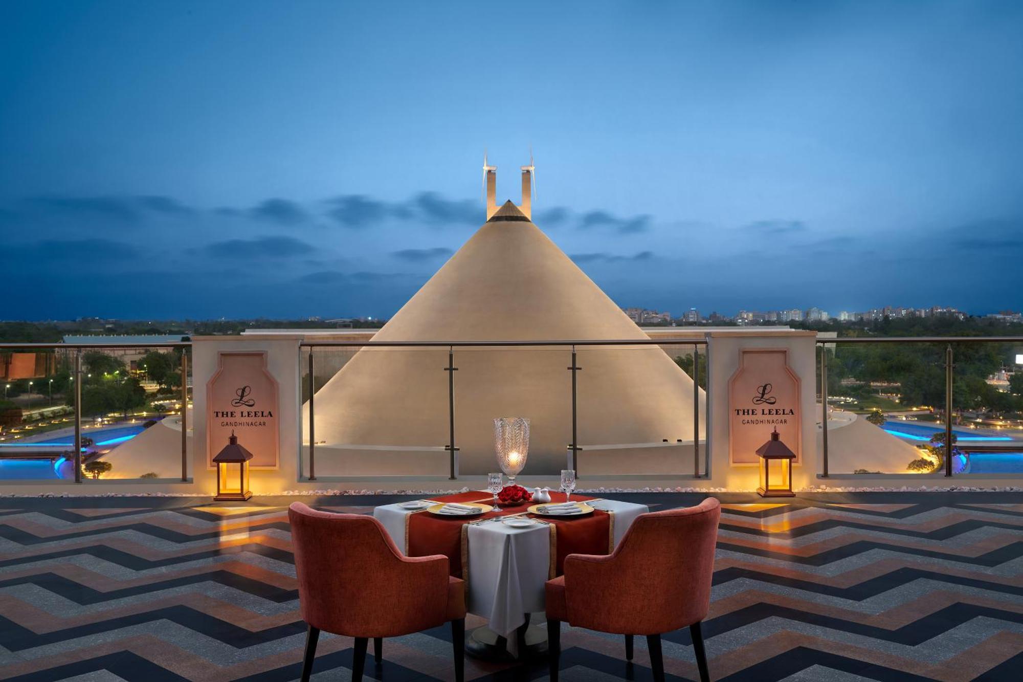 The Leela Gandhinagar Hotel Kültér fotó